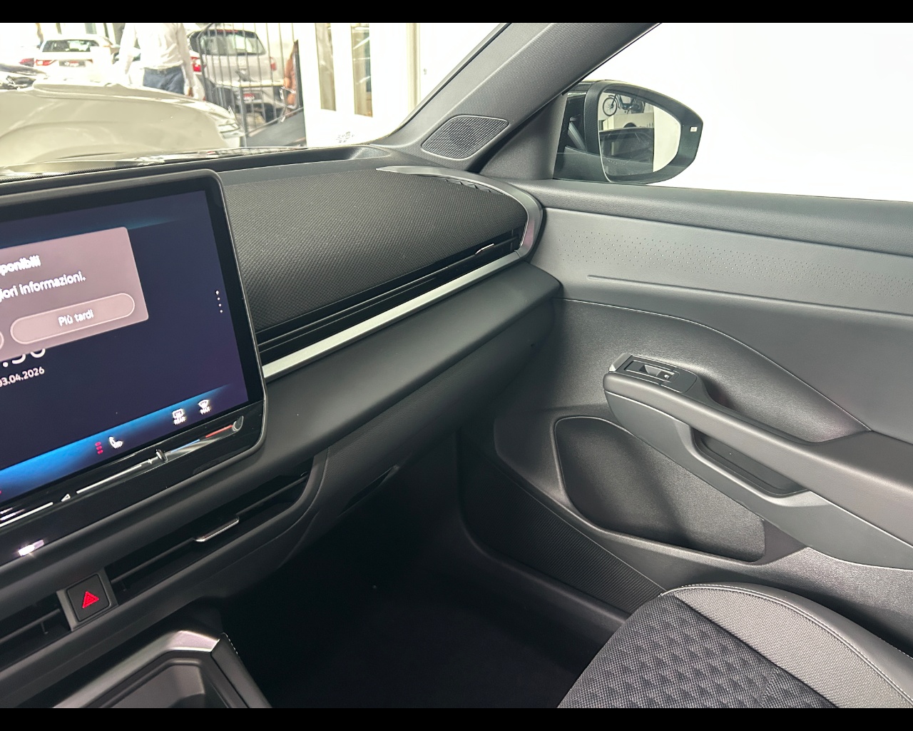 Volkswagen T-roc 2ª serie T-Roc 1.5 eTSI ACT 150 CV DSG R-Line - immagine 29