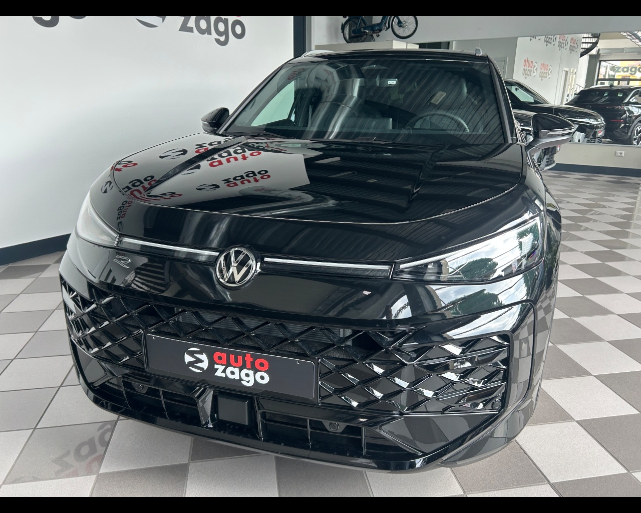 Volkswagen T-roc 2ª serie T-Roc 1.5 eTSI ACT 150 CV DSG R-Line - immagine 16