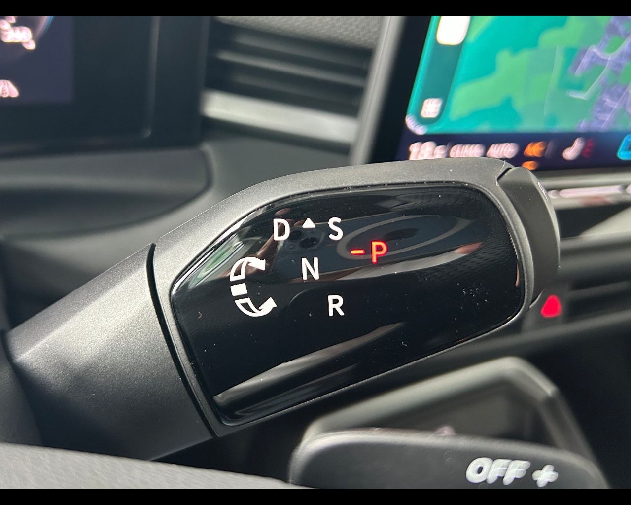 Volkswagen T-roc 2ª serie T-Roc 1.5 eTSI ACT 150 CV DSG R-Line - immagine 33
