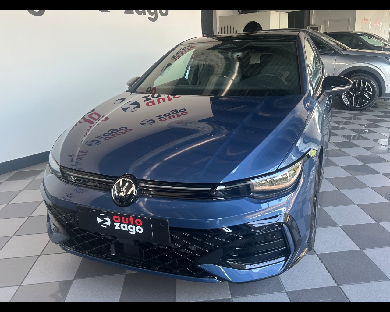 Volkswagen Golf 8ª serie Golf 1.5 eTSI 150 CV DSG R-Line - immagine 16