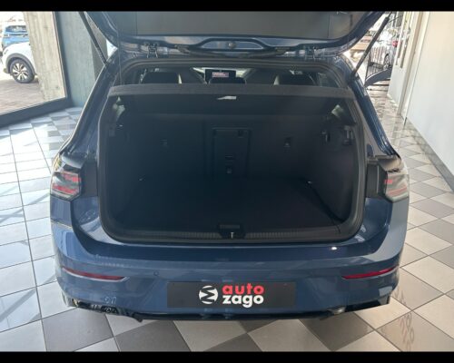Volkswagen Golf 8ª serie Golf 1.5 eTSI 150 CV DSG R-Line - immagine 22