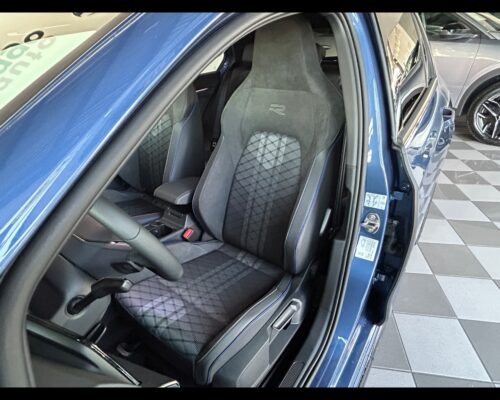 Volkswagen Golf 8ª serie Golf 1.5 eTSI 150 CV DSG R-Line - immagine 8