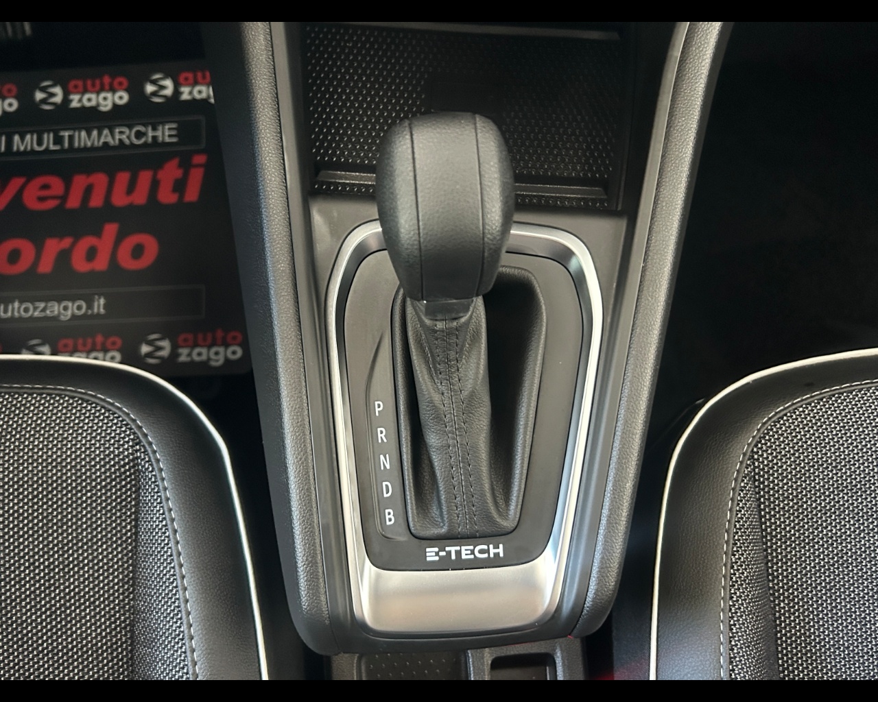 Renault Captur 2ª serie Captur Full Hybrid E-Tech 145 CV Techno - immagine 12