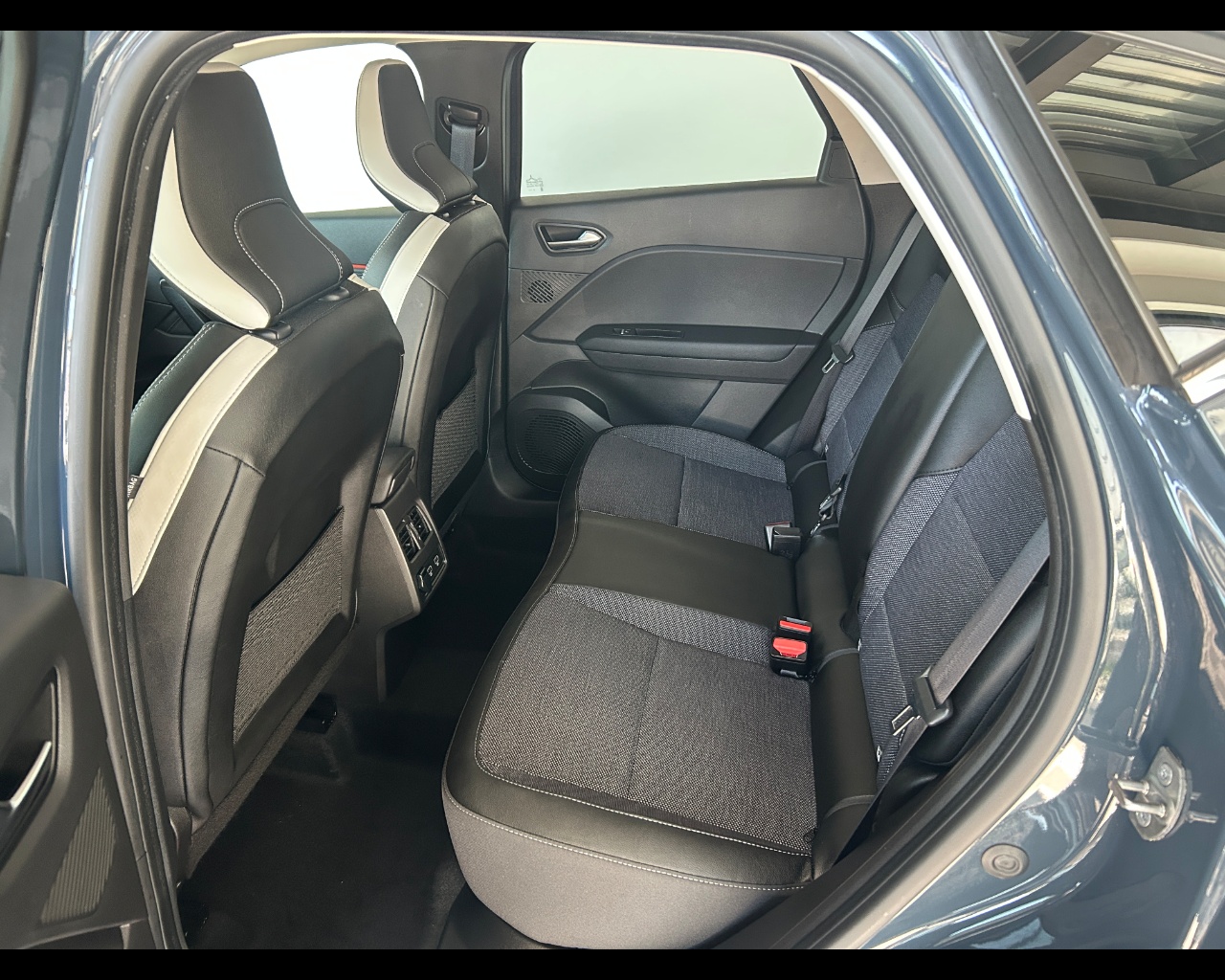 Renault Captur 2ª serie Captur Full Hybrid E-Tech 145 CV Techno - immagine 29