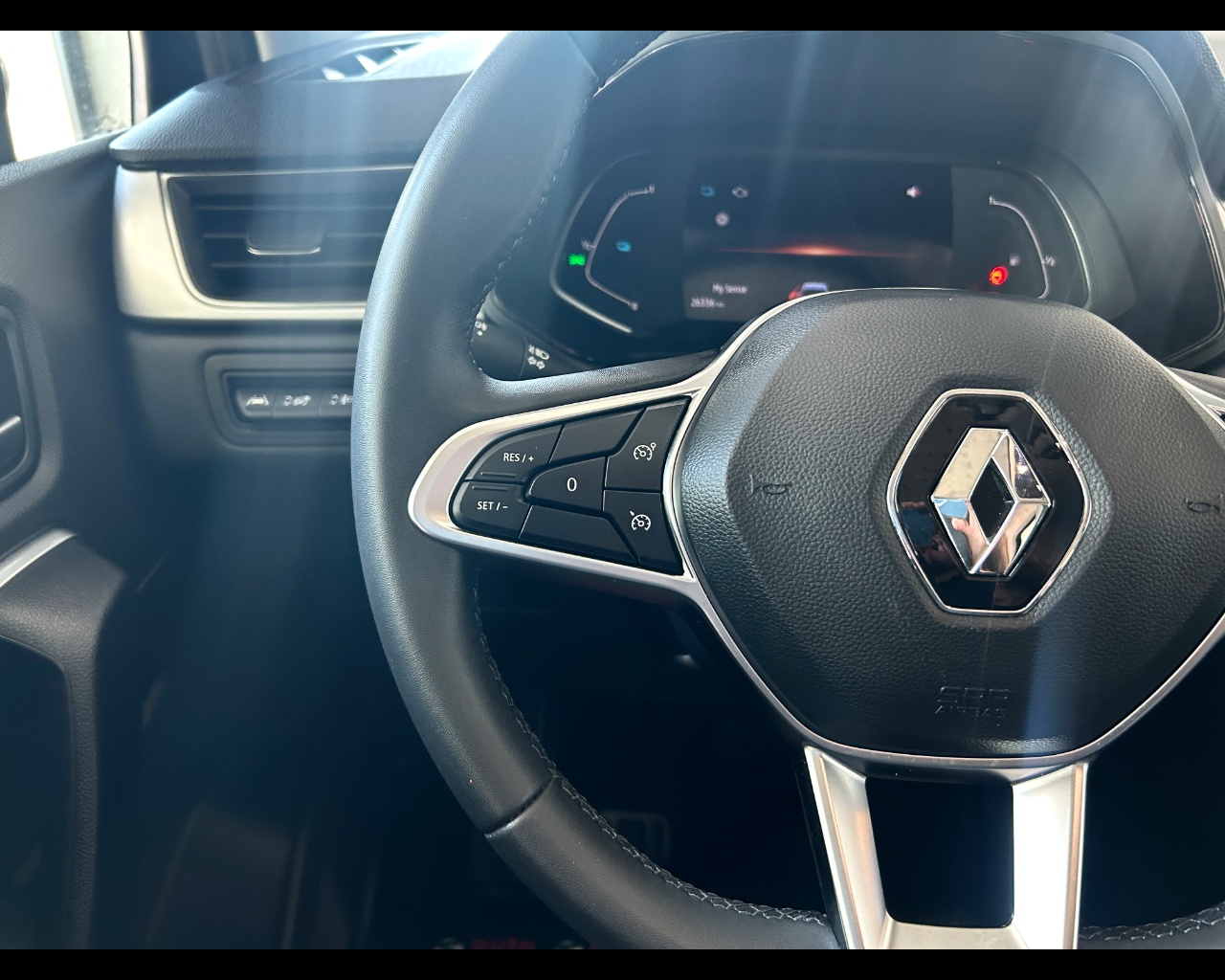 Renault Captur 2ª serie Captur Full Hybrid E-Tech 145 CV Techno - immagine 33