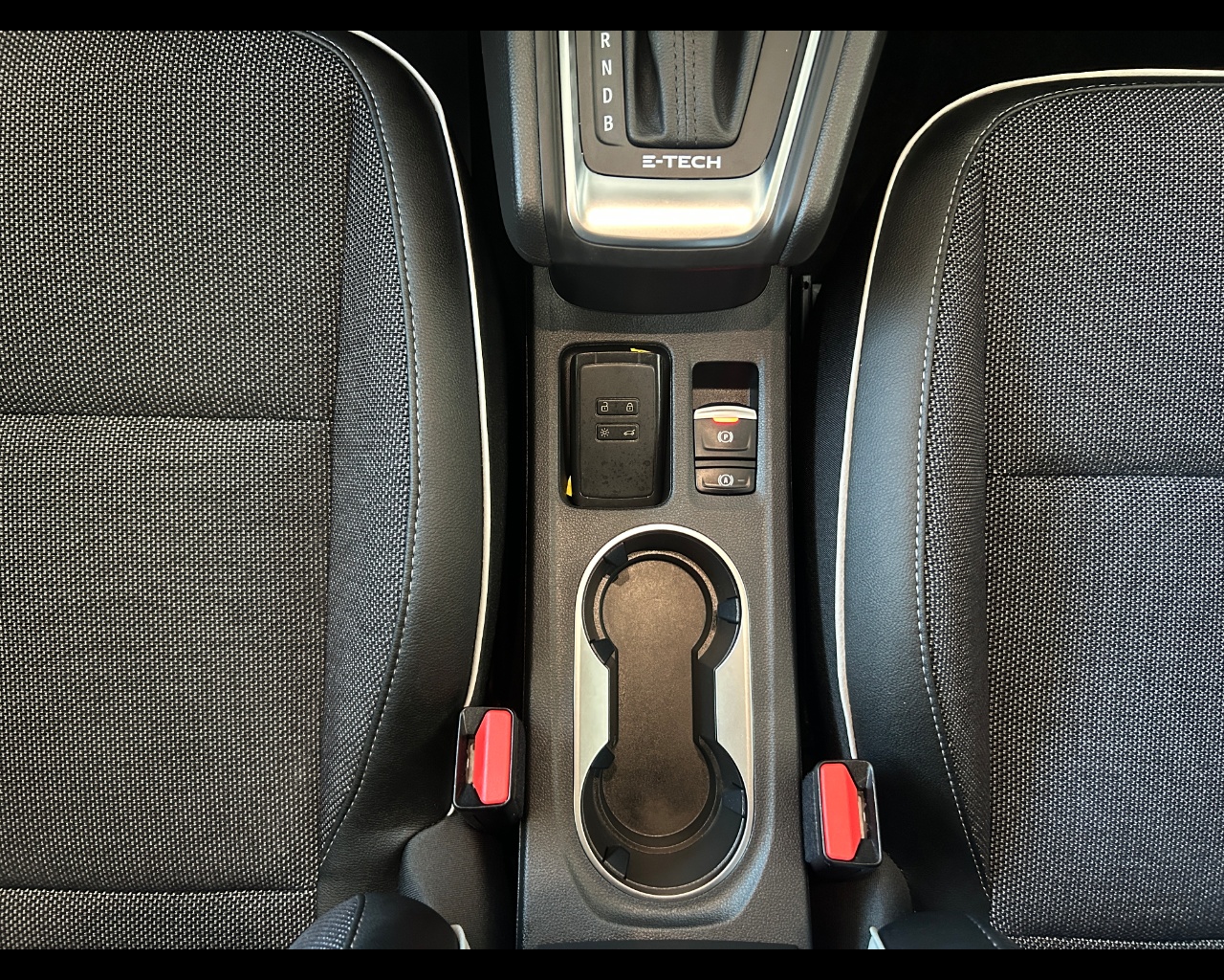 Renault Captur 2ª serie Captur Full Hybrid E-Tech 145 CV Techno - immagine 36