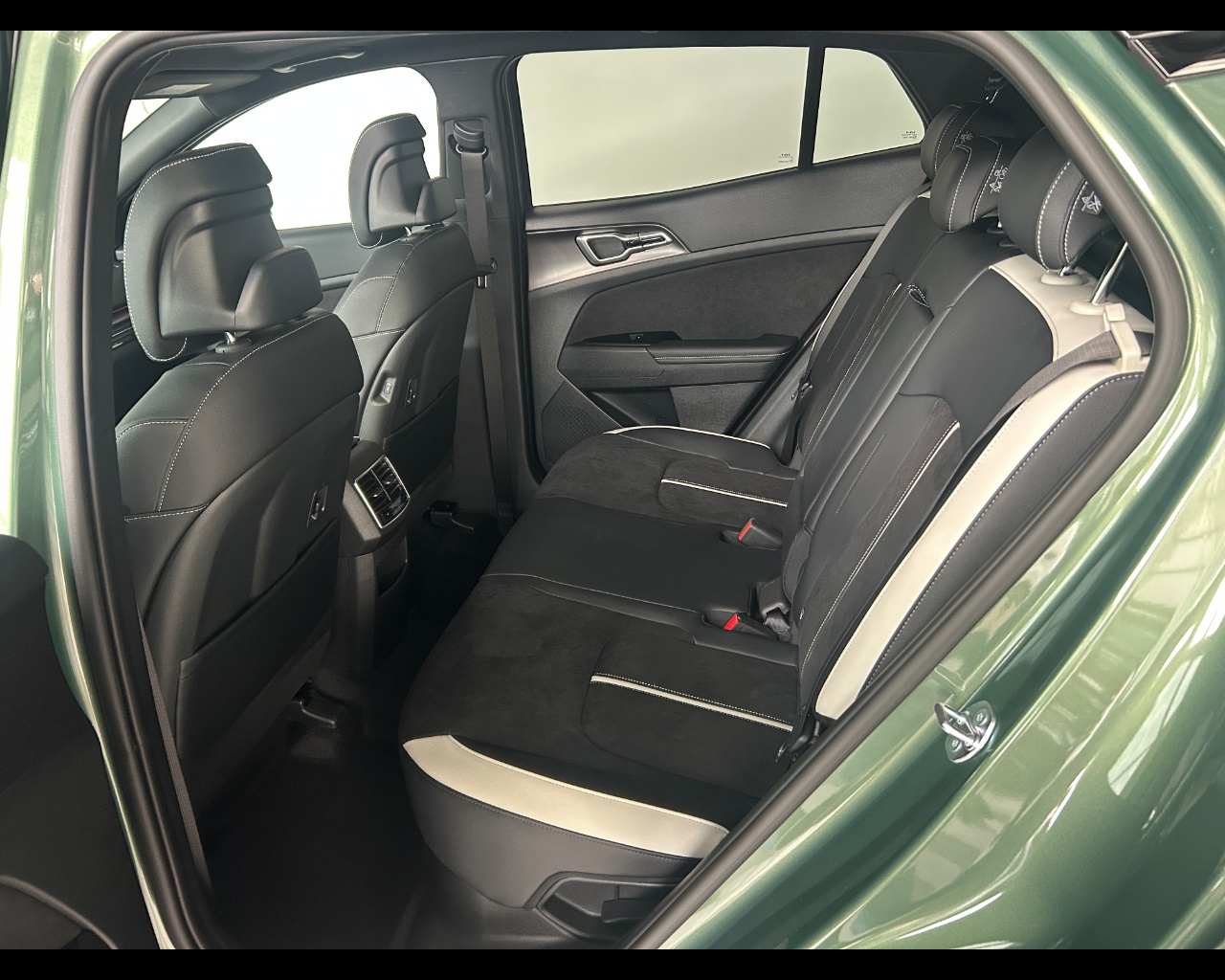 Kia Sportage 5ª serie Sportage 1.6 TGDi HEV AT GT-line Plus - immagine 36