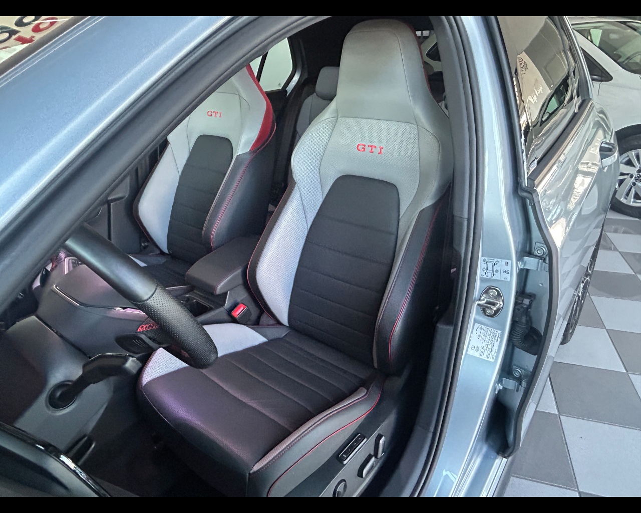 Volkswagen Golf 8ª serie Golf 2.0 TSI GTI DSG - immagine 24