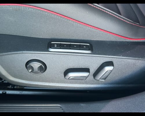 Volkswagen Golf 8ª serie Golf 2.0 TSI GTI DSG - immagine 8