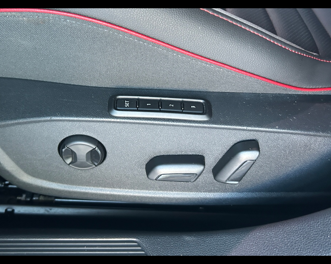 Volkswagen Golf 8ª serie Golf 2.0 TSI GTI DSG - immagine 8