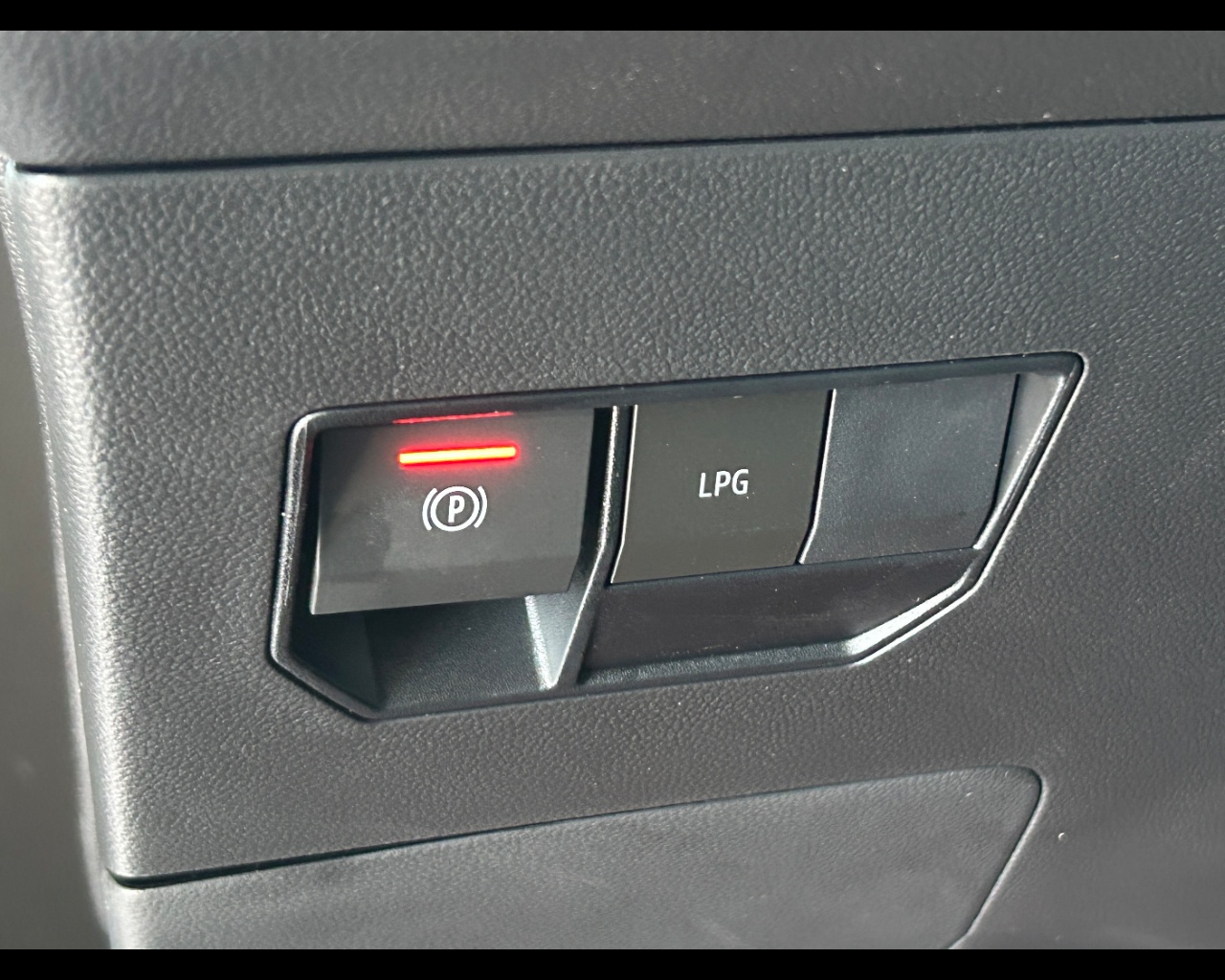 Dacia Duster 3ª serie Duster Hybrid-G 150 CV auto 4x4 Extreme - immagine 26
