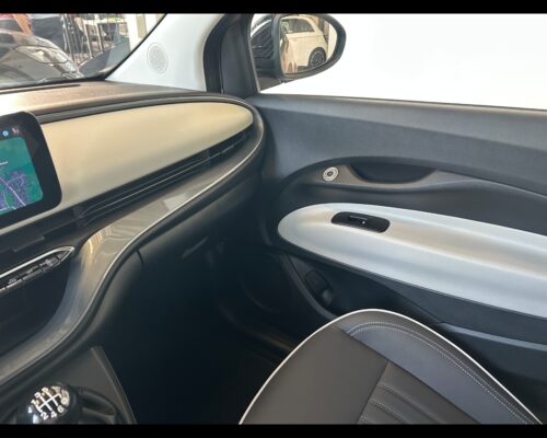 Fiat 500 (2020-->) 500 Cabrio Hybrid La Prima - immagine 27