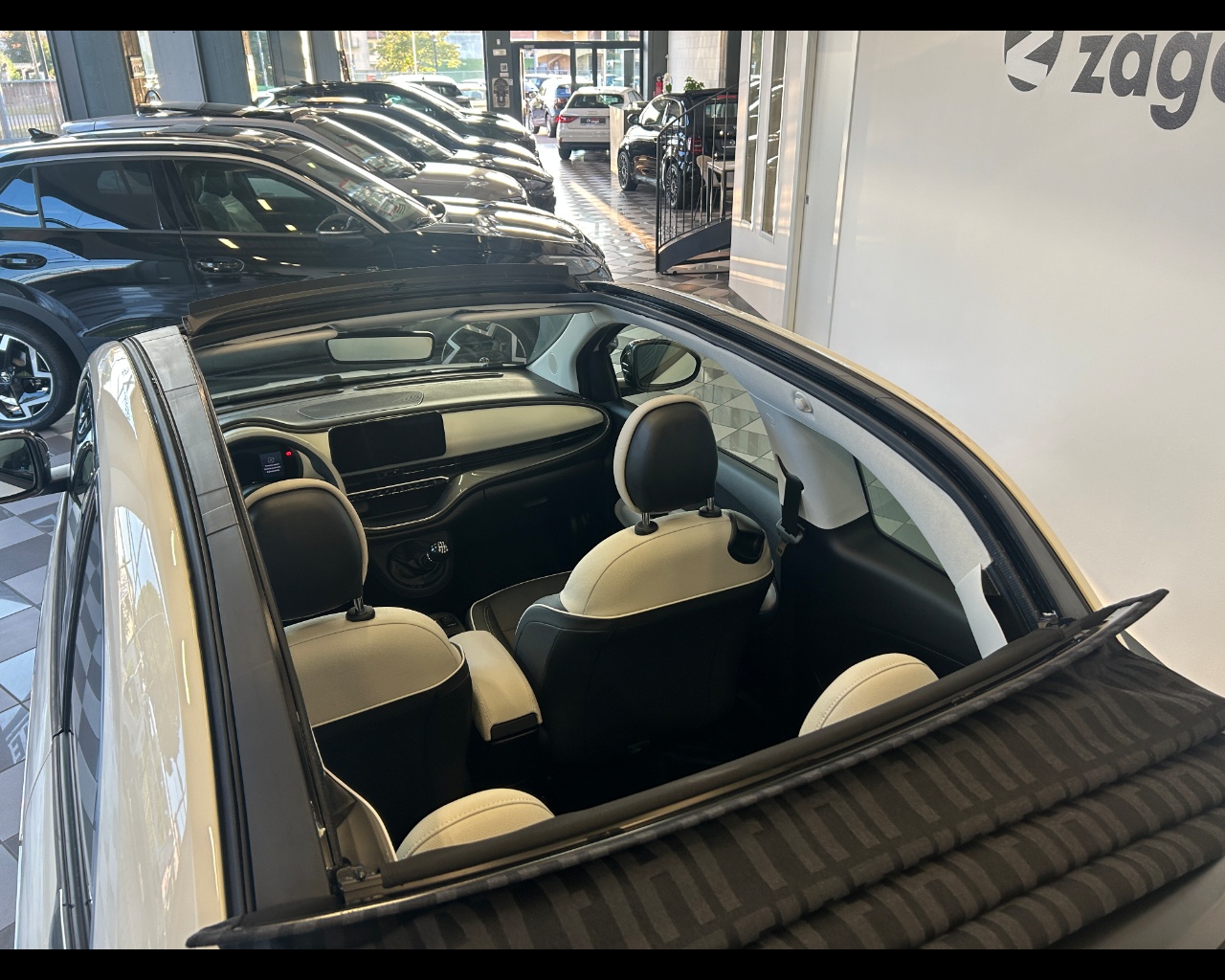 Fiat 500 (2020-->) 500 Cabrio Hybrid La Prima - immagine 22