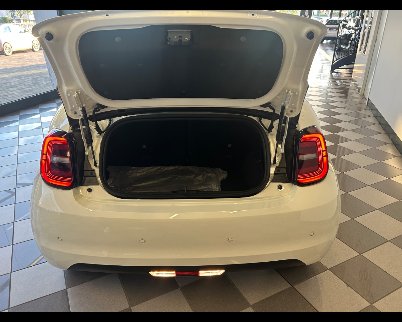 Fiat 500 (2020-->) 500 Cabrio Hybrid La Prima - immagine 33