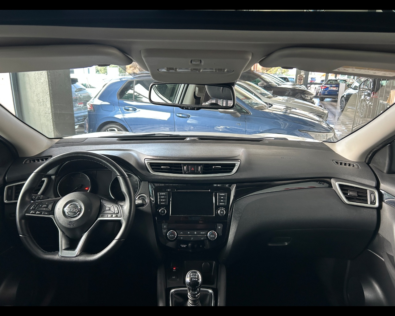Nissan Qashqai 2ª serie - Qashqai 1.5 dCi 115 CV N-Connecta - immagine 14