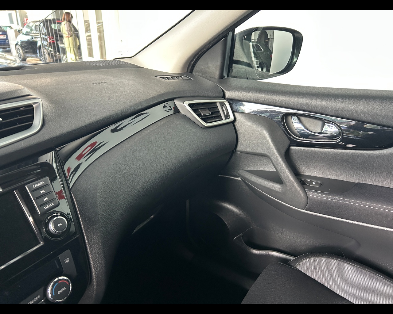 Nissan Qashqai 2ª serie - Qashqai 1.5 dCi 115 CV N-Connecta - immagine 26