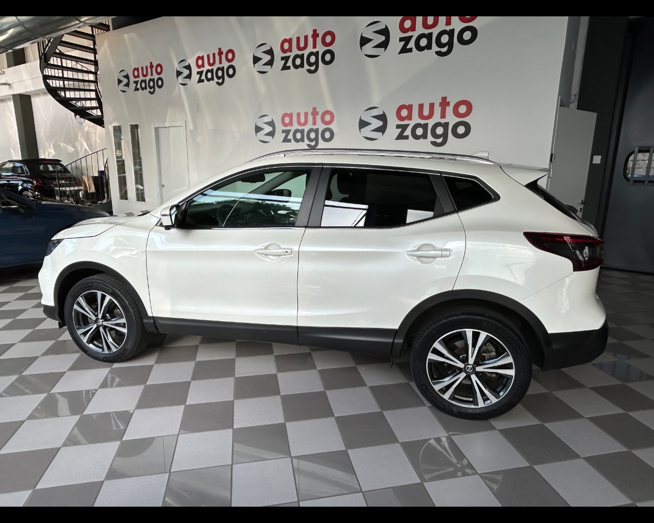 Nissan Qashqai 2ª serie - Qashqai 1.5 dCi 115 CV N-Connecta - immagine 3