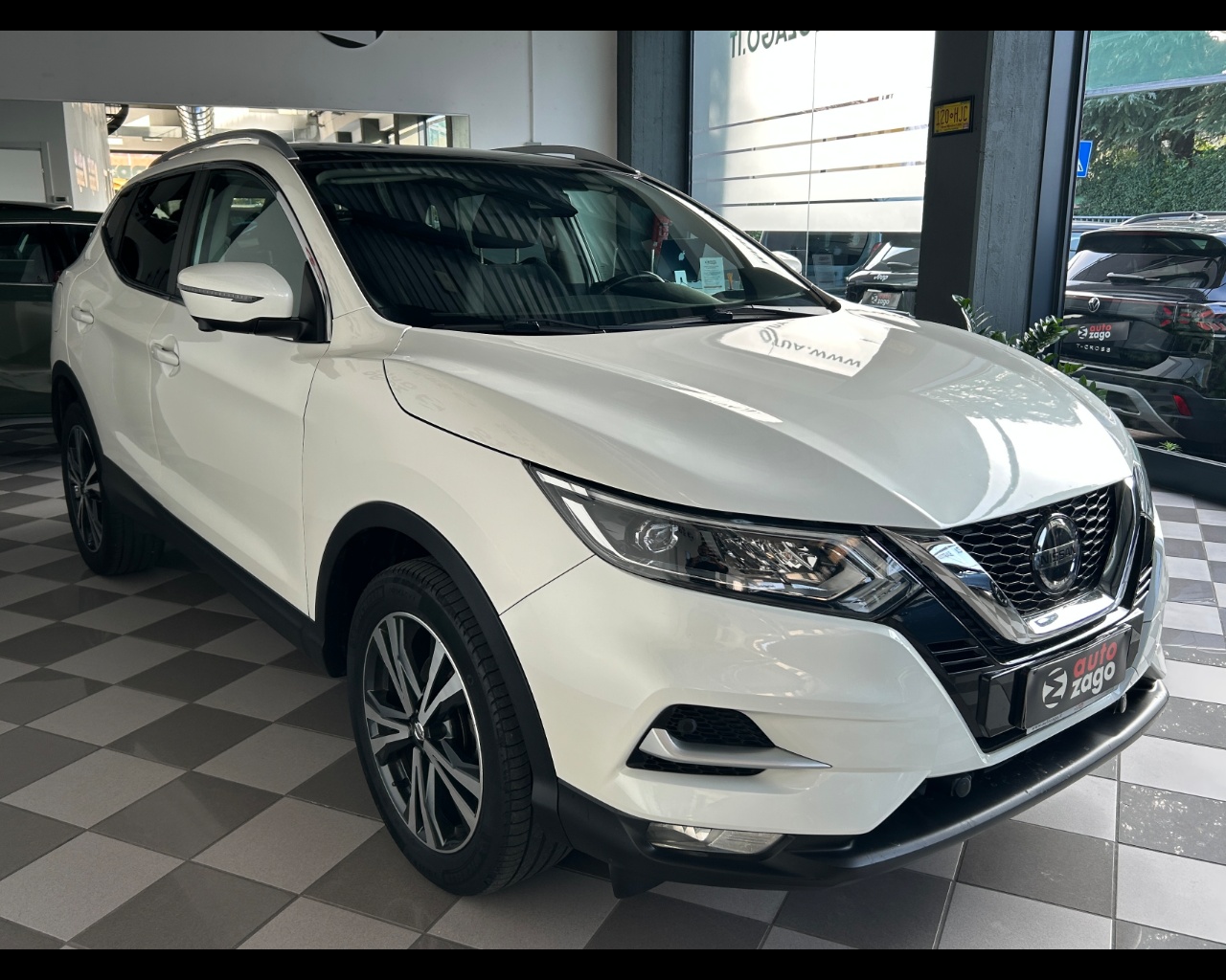 Nissan Qashqai 2ª serie - Qashqai 1.5 dCi 115 CV N-Connecta - immagine 6