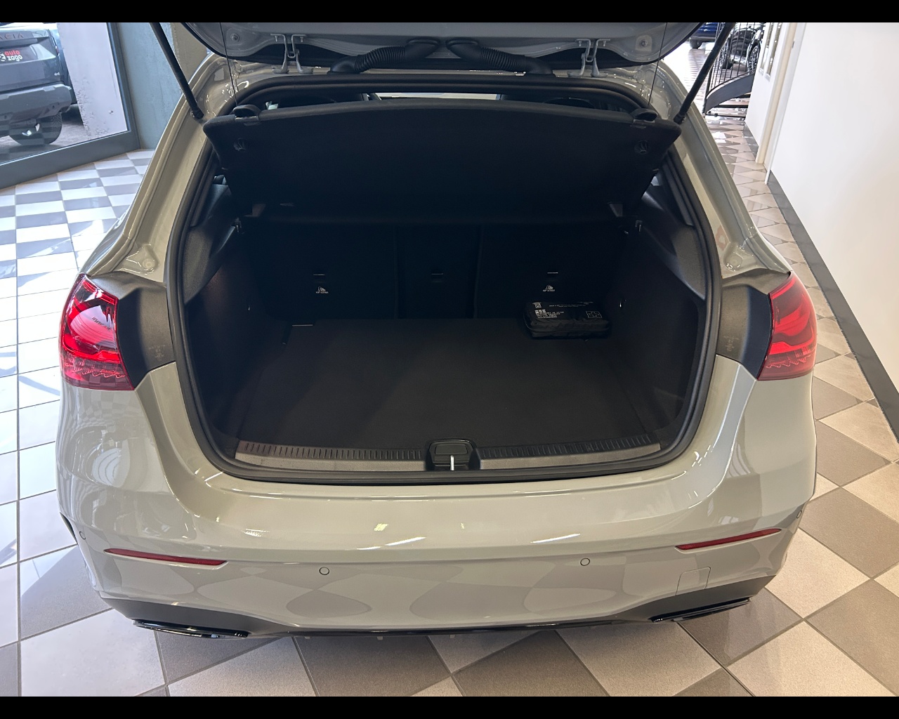 Mercedes-benz Classe a (w177) A 200 Automatic AMG Line Premium - immagine 21