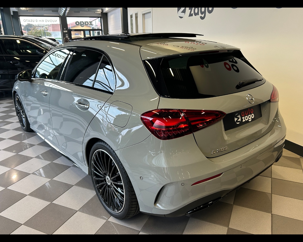 Mercedes-benz Classe a (w177) A 200 Automatic AMG Line Premium - immagine 4