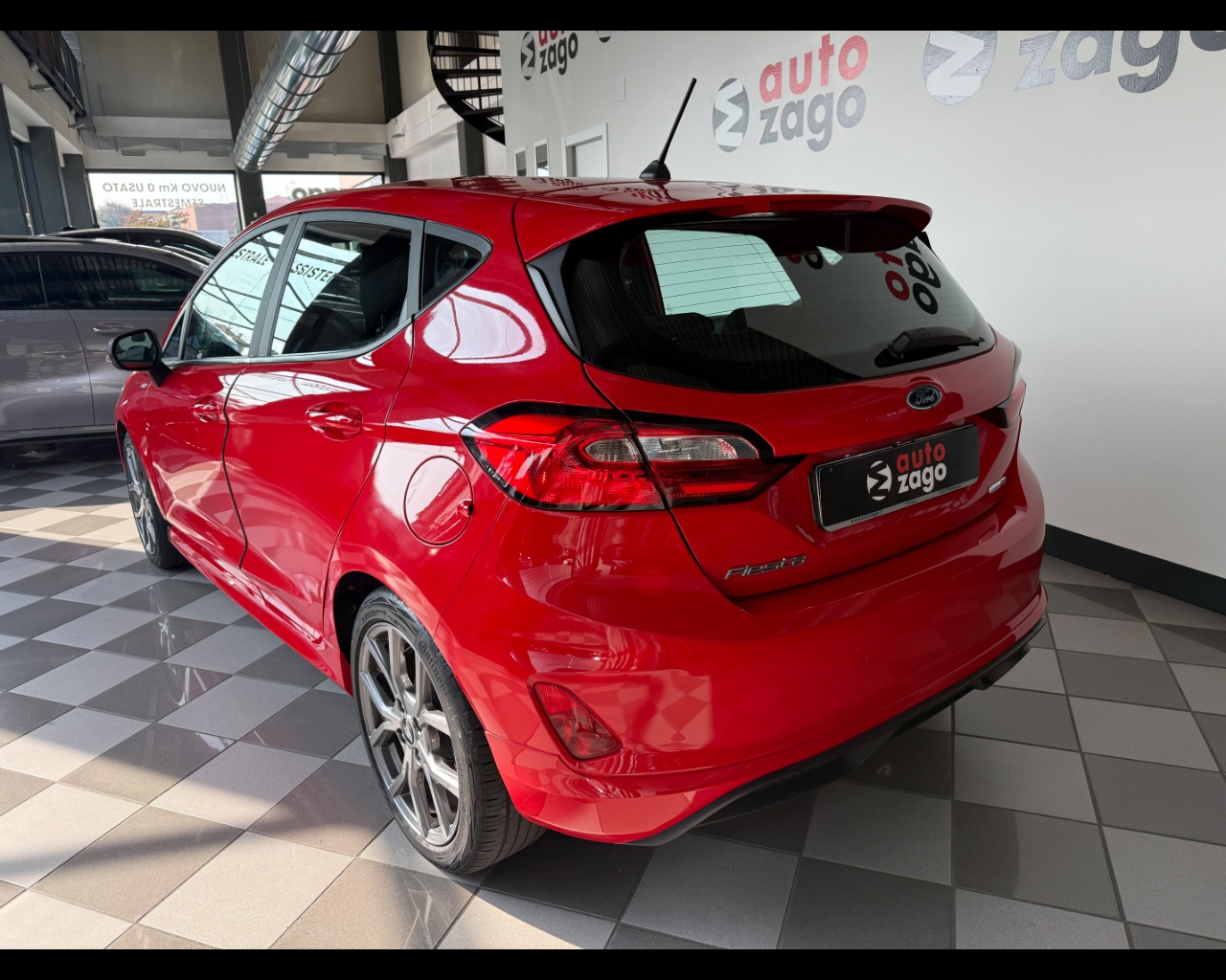 Ford Fiesta 7ª serie - Fiesta 1.0 Ecoboost Hybrid 125 CV DCT 5 po - immagine 5