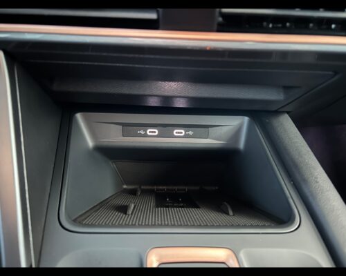 Cupra Leon 1.5 Hybrid 150 CV DSG - immagine 12