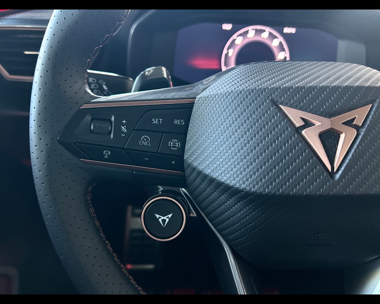Cupra Leon 1.5 Hybrid 150 CV DSG - immagine 38