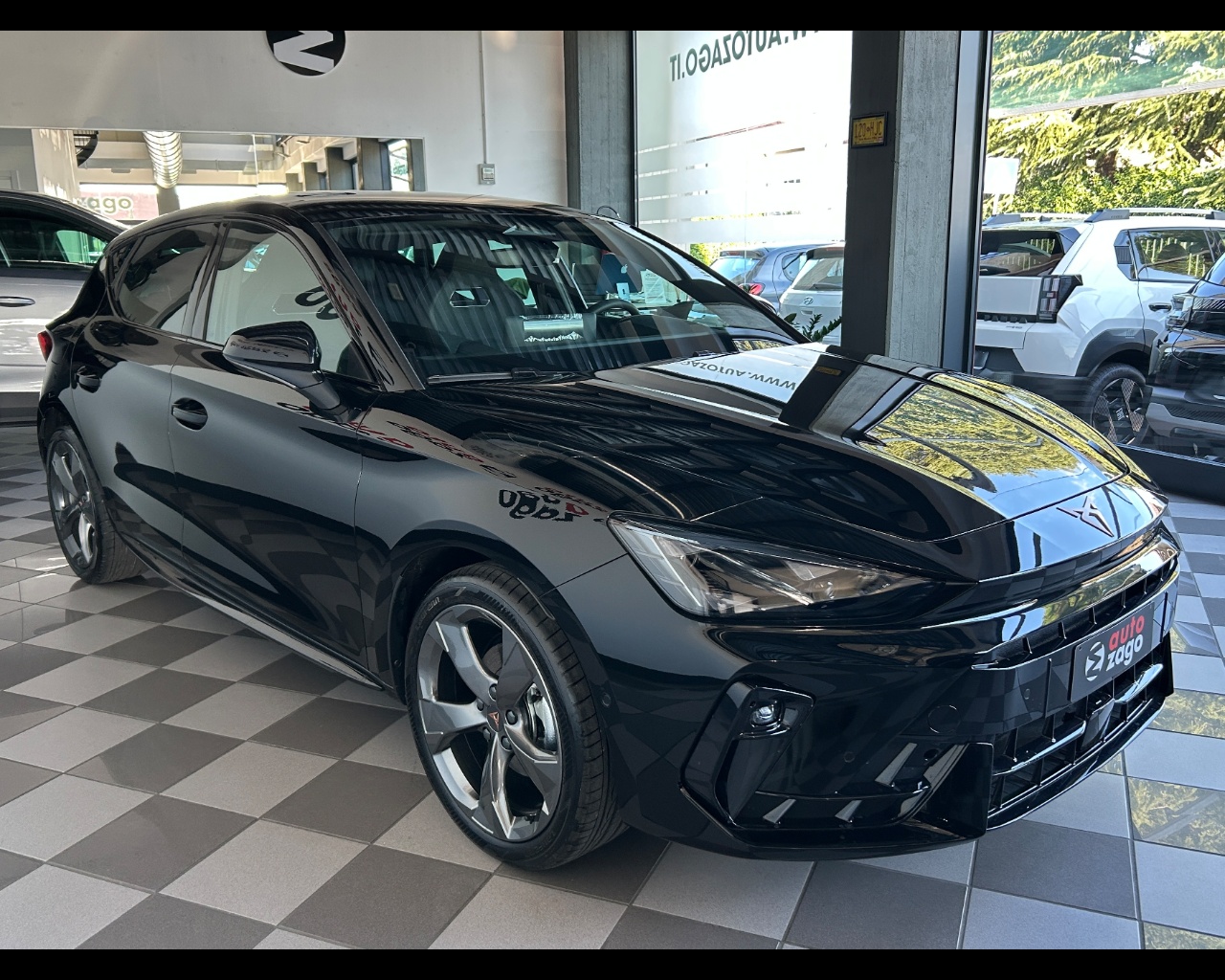 Cupra Leon 1.5 Hybrid 150 CV DSG - immagine 6