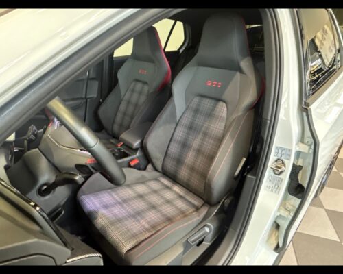Volkswagen Golf 8ª serie Golf 2.0 TSI GTI DSG - immagine 25