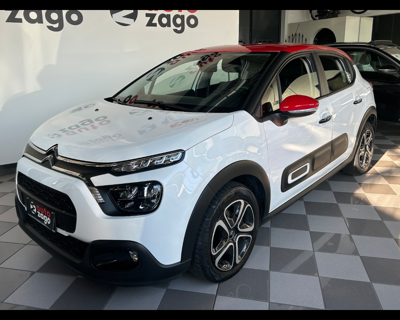 Citroen C3 3ª serie C3 PureTech 83 S&S Shine Pack - immagine 16