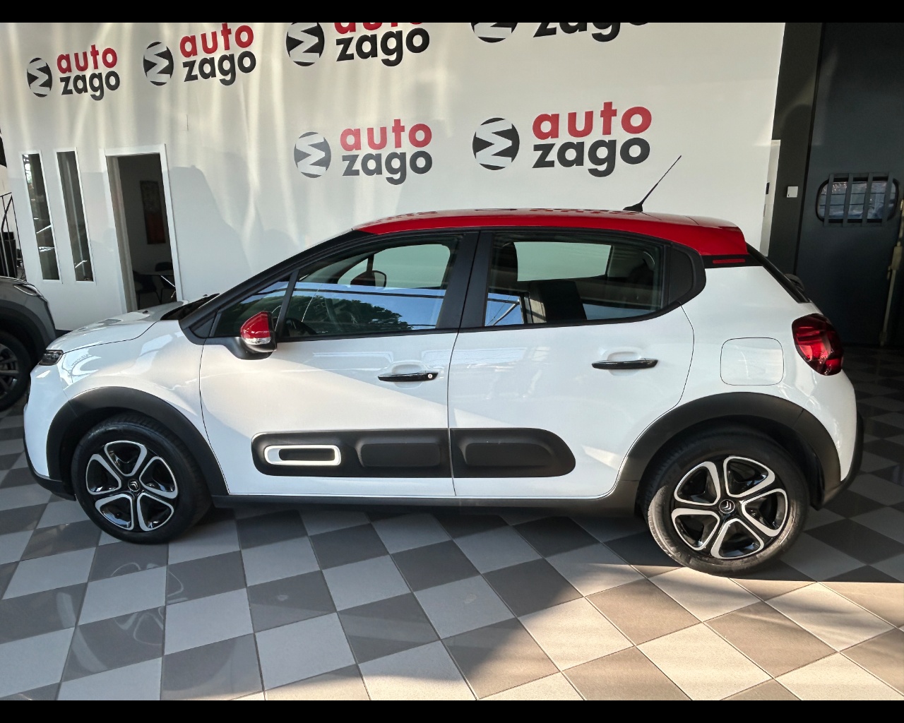 Citroen C3 3ª serie C3 PureTech 83 S&S Shine Pack - immagine 3