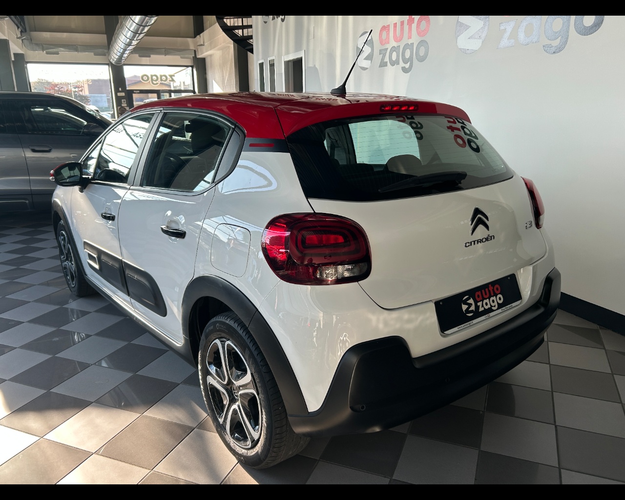 Citroen C3 3ª serie C3 PureTech 83 S&S Shine Pack - immagine 4